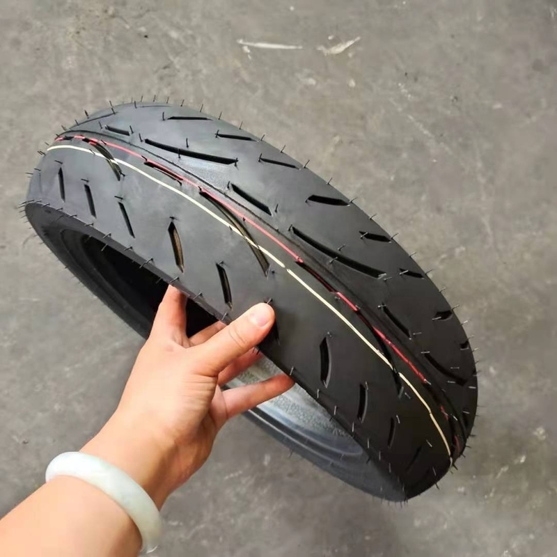 Pneumatici per moto 110/80-14 Prodotto da Leading a 5000 pezzi al giorno
