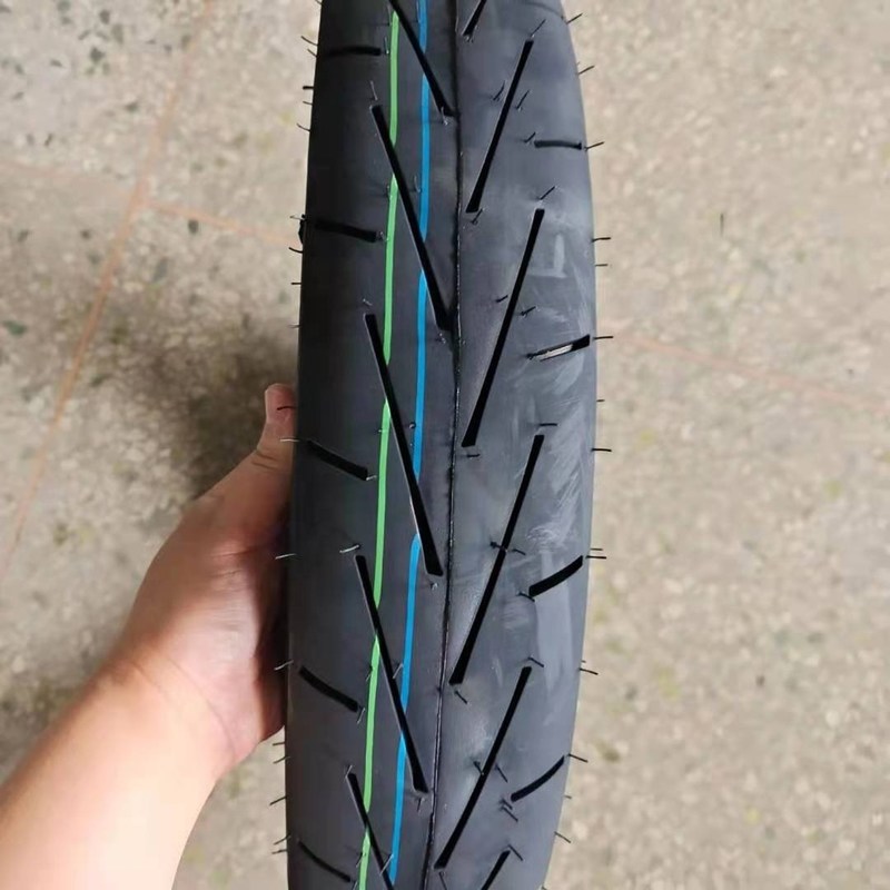 Pneumatico da moto nero di gomma rotonda per moto Porto di Qingdao Consegna entro 25 giorni