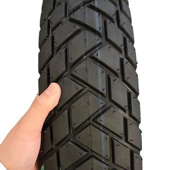 Top 90/90-18 90/90/19 pneumatici per moto senza tubi con tecnologia e design giapponese