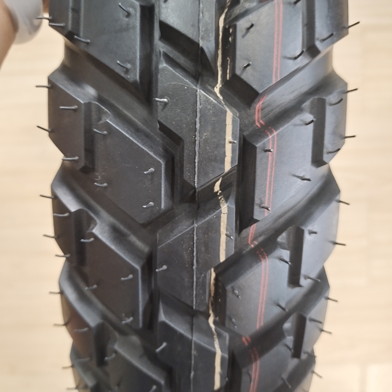 Pneumatici/pneumatici per motocicli di design approfondito OEM 100/90-17 110/90-17 TT/TL con 35%-55% di contenuto di gomma
