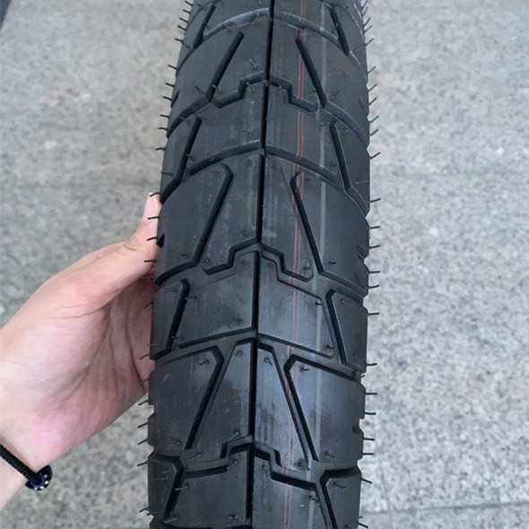 20000 KM Durata di vita 90/90-18 Pneumatici per motociclette con capacità produttiva giornaliera di 5000 pezzi