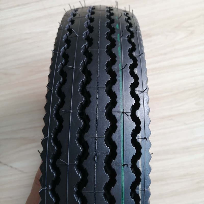 20000 KM durata di lavoro e 5000 pcs al giorno Capacità di produzione per pneumatici da motociclo 4.00-8