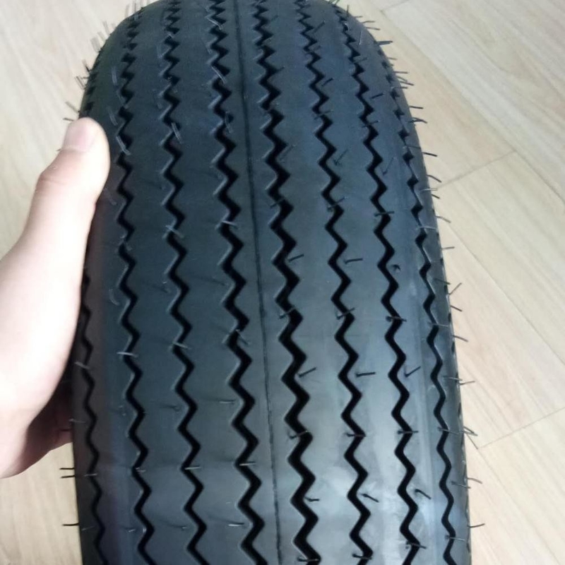 4.50-18 4.00-19 170/80-15 Pneumatici per motociclette per Harley da 6,7 a 9 kg e Casco pneumatico