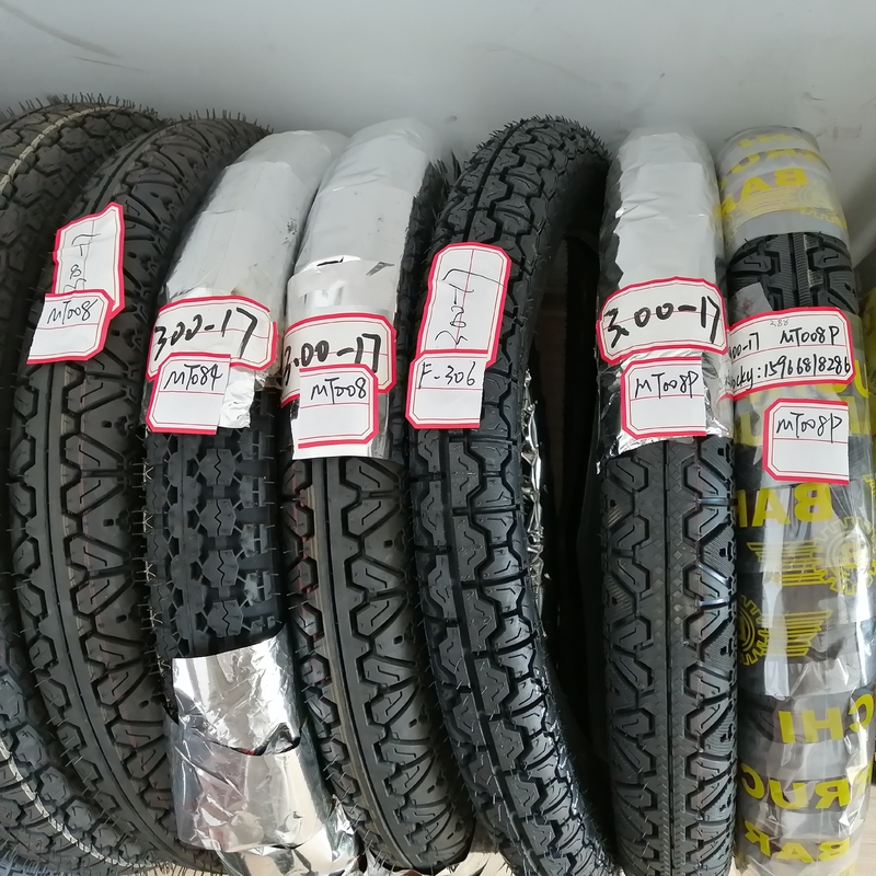 Pneumatici e tubi per motocicli 3.00-17 Casco di pneumatici naturali per tubi Consegna entro 25 giorni