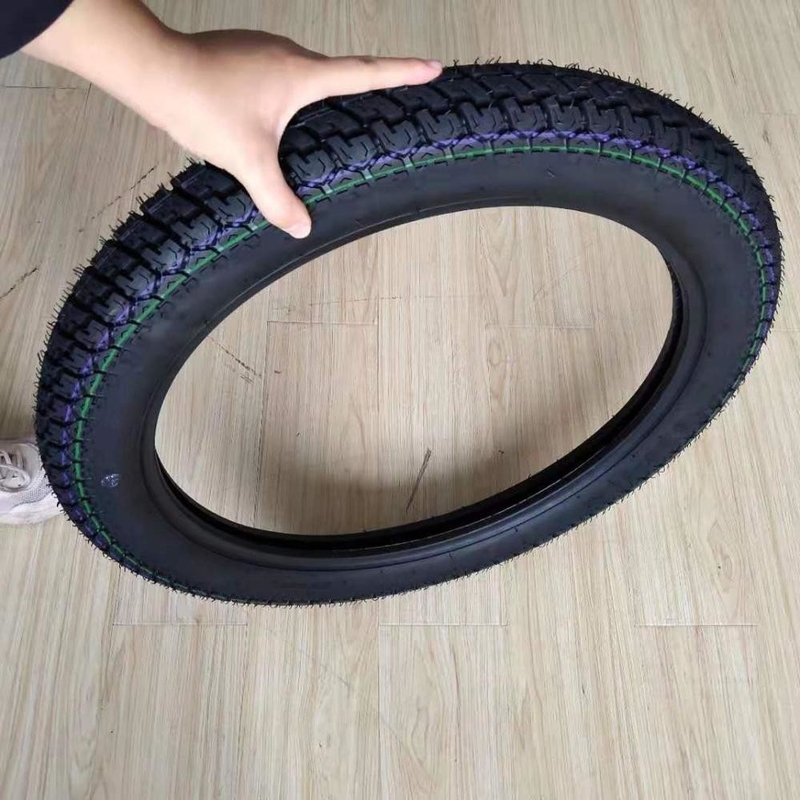 Performance Pneumatico per motociclette 300 18 con design approfondito Capacità di produzione 5000 pcs al giorno