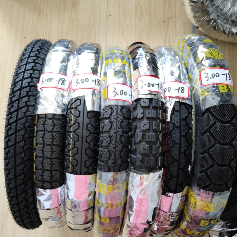 Ottieni le migliori prestazioni con 300-18 pneumatici da moto e tensione 10.5