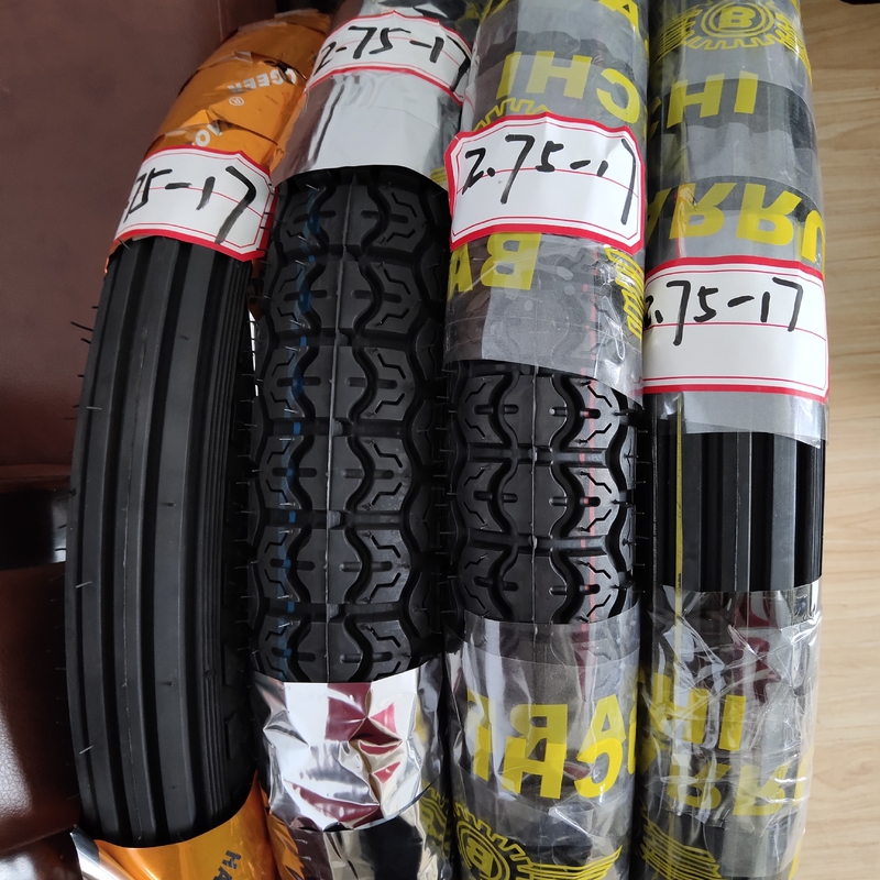 Pneumatici da motociclista resistenti 275-17 con durata di 20000 KM e resistenza alla trazione 10.5